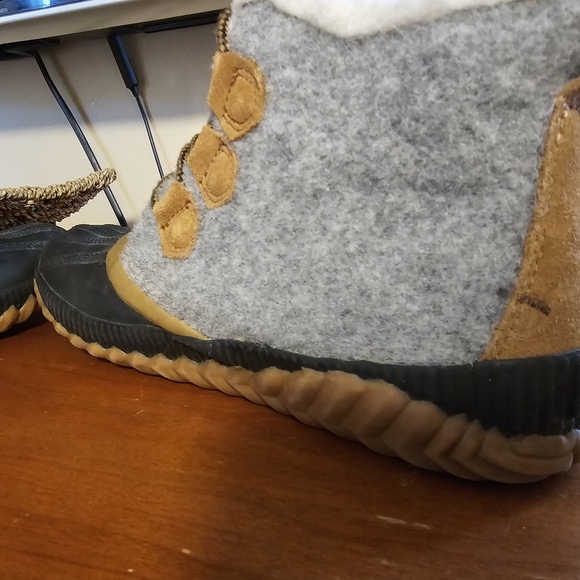 Sorel Womens Size 37 Gray and Tan Boots - Picture 4 of 8